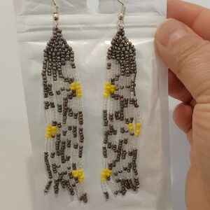 Elegant Beaded Earrings - Yellow and Gray